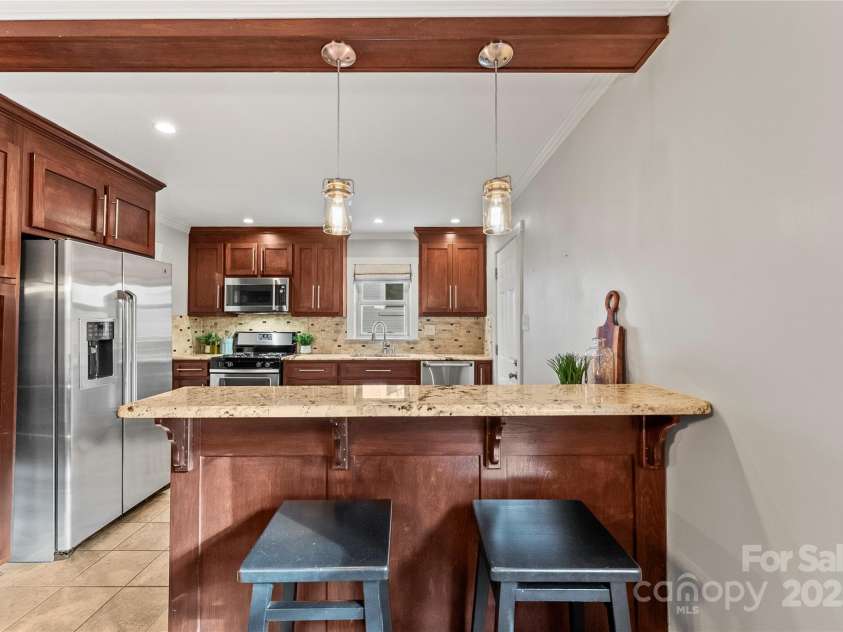 831 Spruce Street, Charlotte, NC 28203.  MLS# CAR4220970, YatesRealty ID 1879. 
