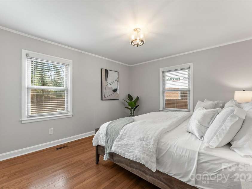 831 Spruce Street, Charlotte, NC 28203.  MLS# CAR4220970, YatesRealty ID 1879. 