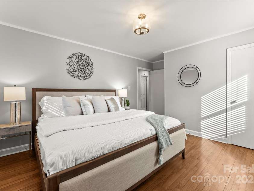 831 Spruce Street, Charlotte, NC 28203.  MLS# CAR4220970, YatesRealty ID 1879. 
