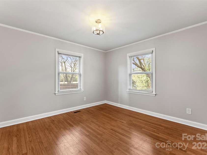 831 Spruce Street, Charlotte, NC 28203.  MLS# CAR4220970, YatesRealty ID 1879. 