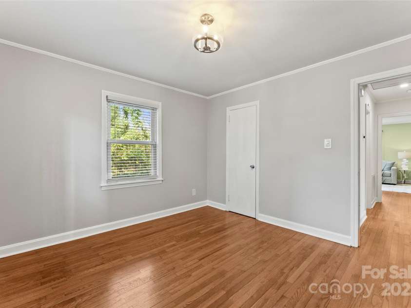831 Spruce Street, Charlotte, NC 28203.  MLS# CAR4220970, YatesRealty ID 1879. 