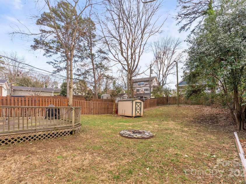 831 Spruce Street, Charlotte, NC 28203.  MLS# CAR4220970, YatesRealty ID 1879. 