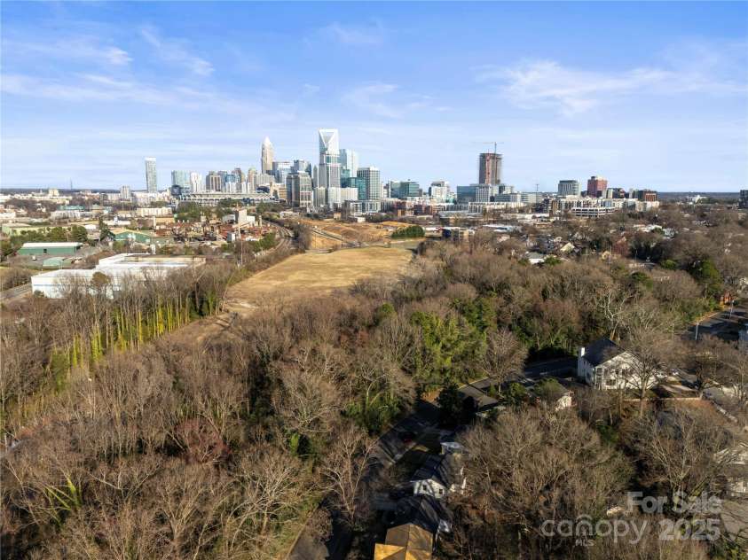831 Spruce Street, Charlotte, NC 28203.  MLS# CAR4220970, YatesRealty ID 1879. 