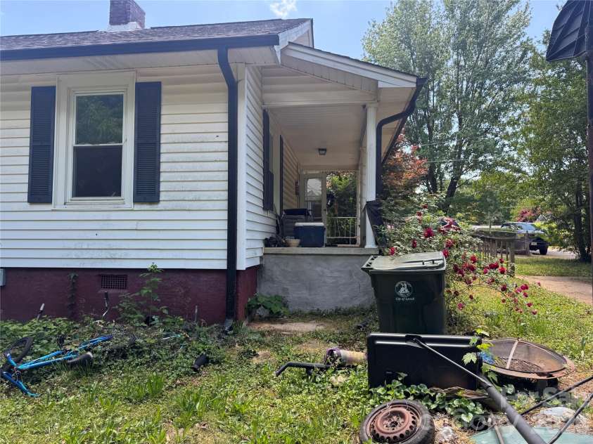 38 Stowe Street, Lowell, NC 28098.  MLS# CAR4376928, YatesRealty ID 18790. 