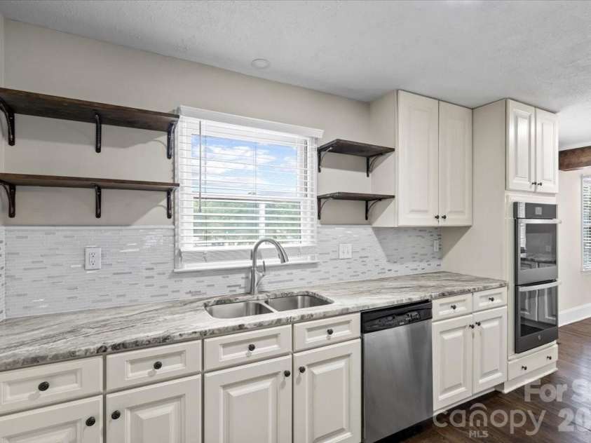 5811 Gettysburg Drive, Concord, NC 28027.  MLS# CAR4355741, YatesRealty ID 18792. 