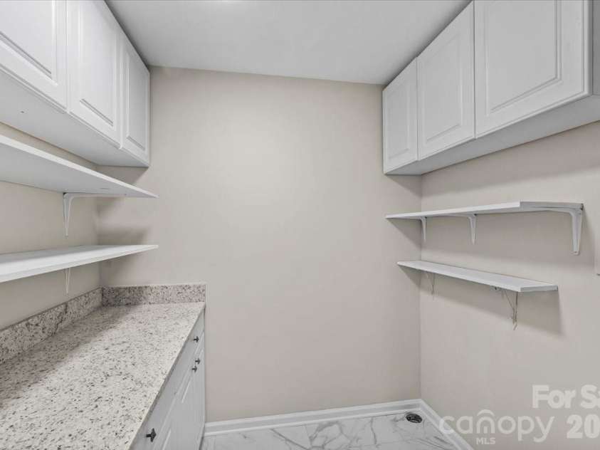 5811 Gettysburg Drive, Concord, NC 28027.  MLS# CAR4355741, YatesRealty ID 18792. 