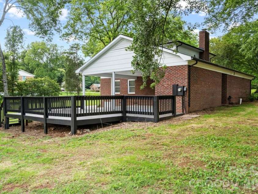 5811 Gettysburg Drive, Concord, NC 28027.  MLS# CAR4355741, YatesRealty ID 18792. 