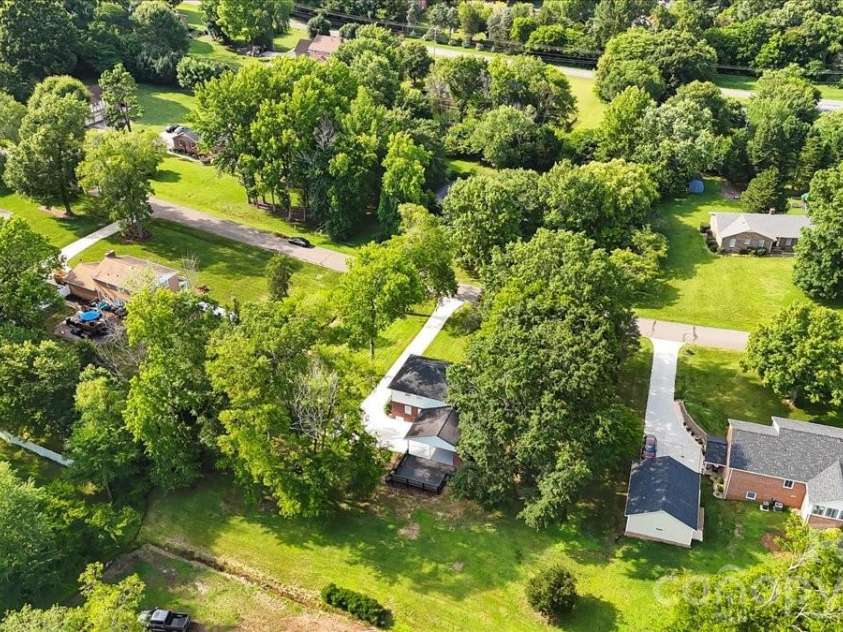 5811 Gettysburg Drive, Concord, NC 28027.  MLS# CAR4355741, YatesRealty ID 18792. 