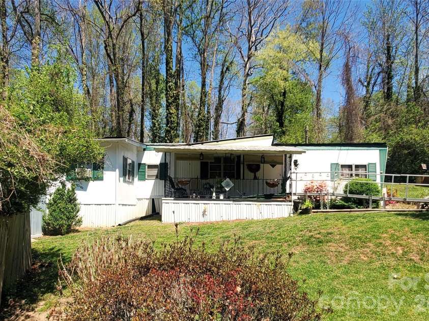 20 Homewood Drive, Asheville, NC 28803.  MLS# CAR4368464, YatesRealty ID 18793. 