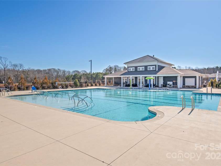 7324 Teague Drive, Gastonia, NC 28056.  MLS# CAR4217797, YatesRealty ID 18793. Community Pool