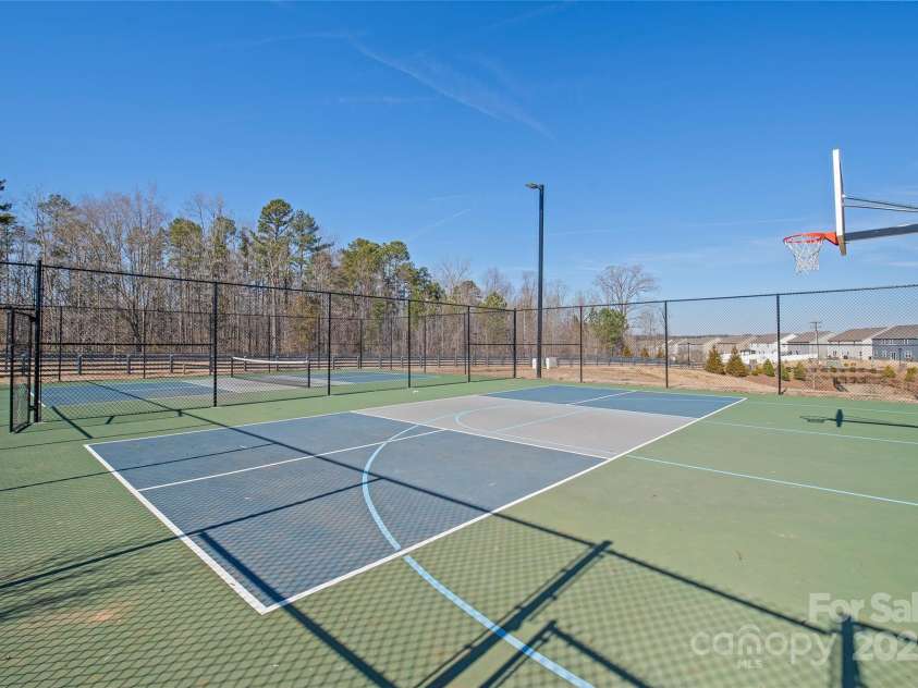 7324 Teague Drive, Gastonia, NC 28056.  MLS# CAR4217797, YatesRealty ID 18793. Community Tennis Courts