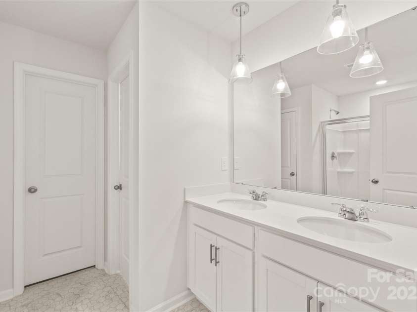 7324 Teague Drive, Gastonia, NC 28056.  MLS# CAR4217797, YatesRealty ID 18793. Primary Bathroom