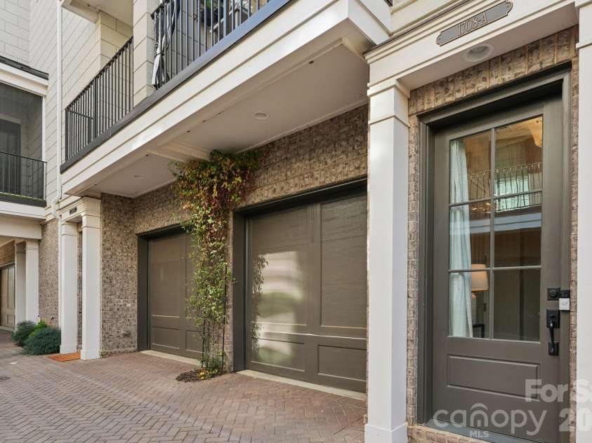 1708 Lombardy Circle, Charlotte, NC 28203.  MLS# CAR4362136, YatesRealty ID 18794. 