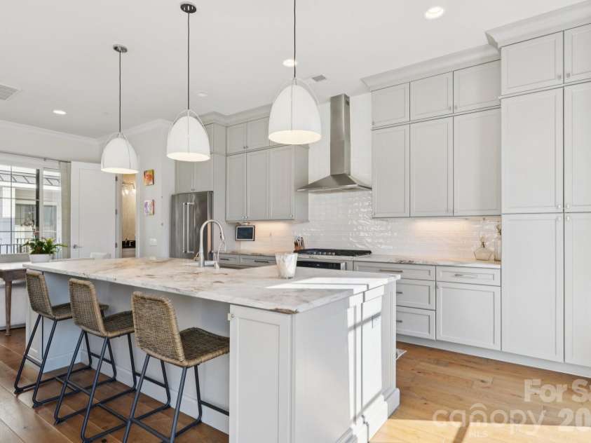 1708 Lombardy Circle, Charlotte, NC 28203.  MLS# CAR4362136, YatesRealty ID 18794. 