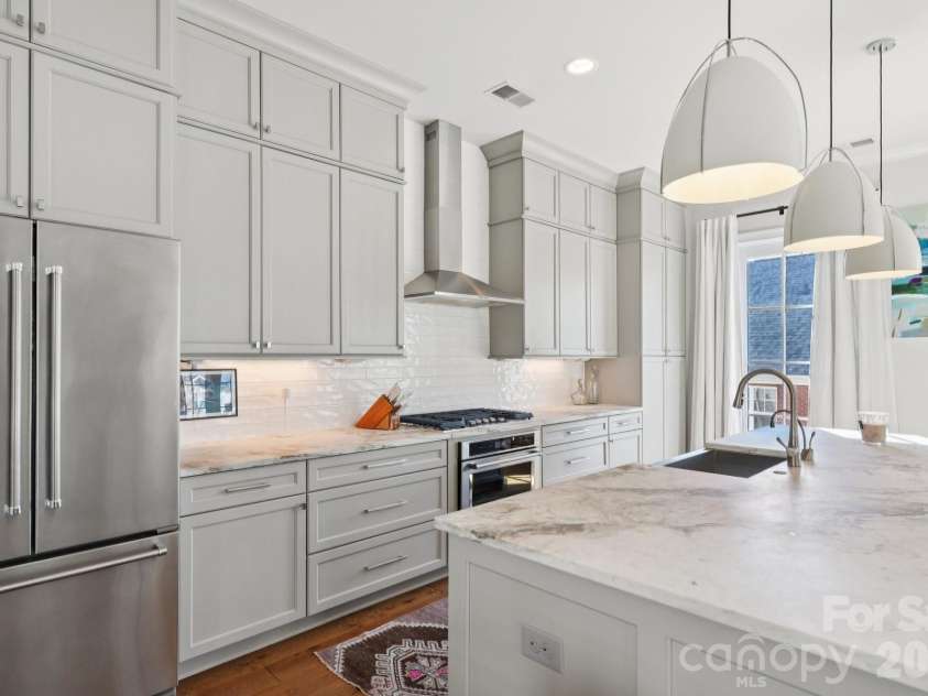 1708 Lombardy Circle, Charlotte, NC 28203.  MLS# CAR4362136, YatesRealty ID 18794. 