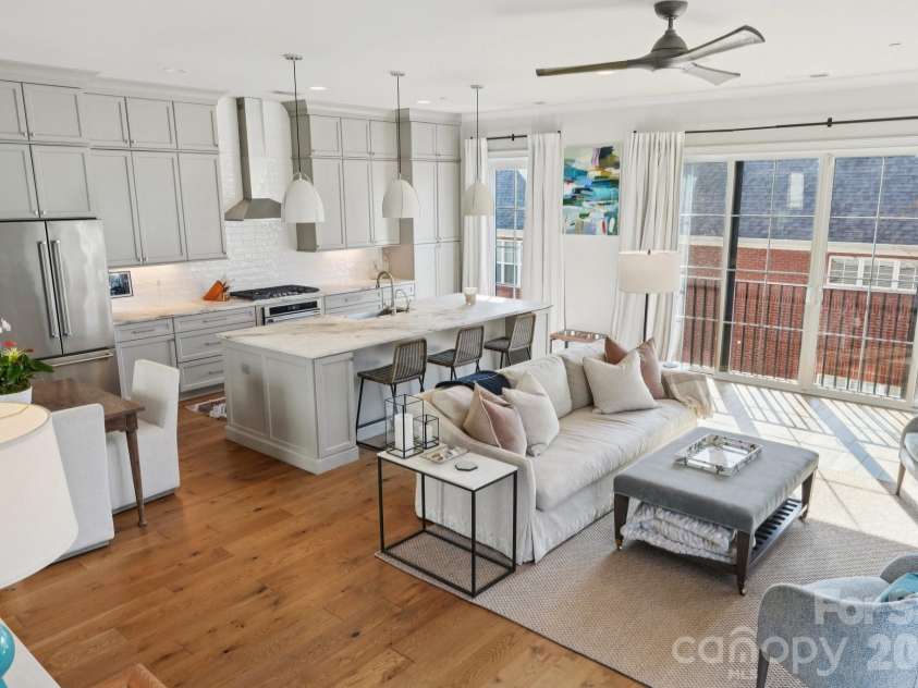 1708 Lombardy Circle, Charlotte, NC 28203.  MLS# CAR4362136, YatesRealty ID 18794. 
