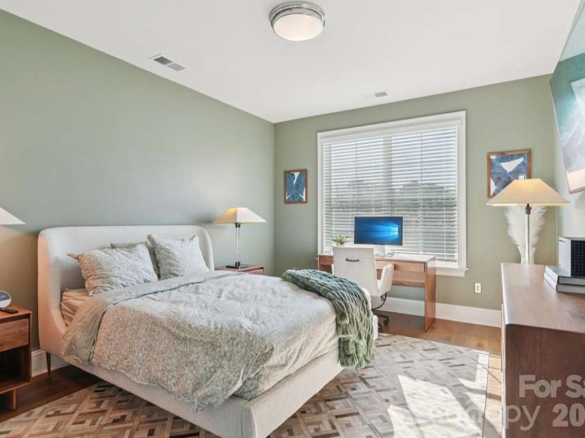 1708 Lombardy Circle, Charlotte, NC 28203.  MLS# CAR4362136, YatesRealty ID 18794. 