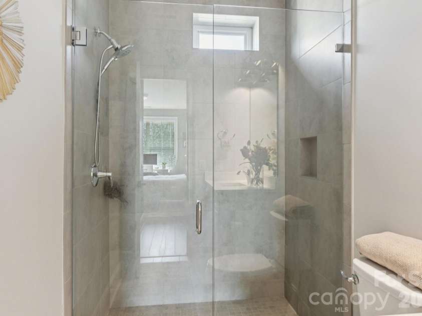 1708 Lombardy Circle, Charlotte, NC 28203.  MLS# CAR4362136, YatesRealty ID 18794. 