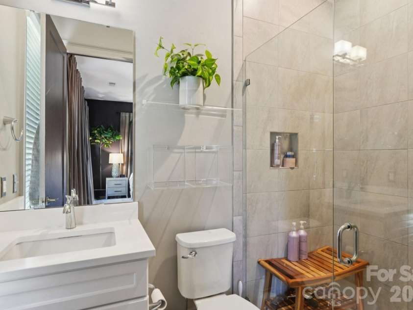 1708 Lombardy Circle, Charlotte, NC 28203.  MLS# CAR4362136, YatesRealty ID 18794. 