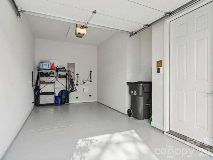 1708 Lombardy Circle, Charlotte, NC 28203.  MLS# CAR4362136, YatesRealty ID 18794. 