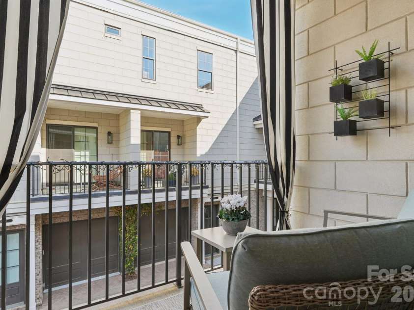 1708 Lombardy Circle, Charlotte, NC 28203.  MLS# CAR4362136, YatesRealty ID 18794. 