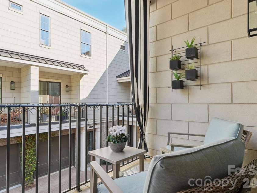1708 Lombardy Circle, Charlotte, NC 28203.  MLS# CAR4362136, YatesRealty ID 18794. Covered terrace with seamless indoor-outdoor flow