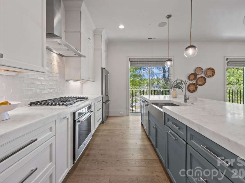 1708 Lombardy Circle, Charlotte, NC 28203.  MLS# CAR4365538, YatesRealty ID 18794. 
