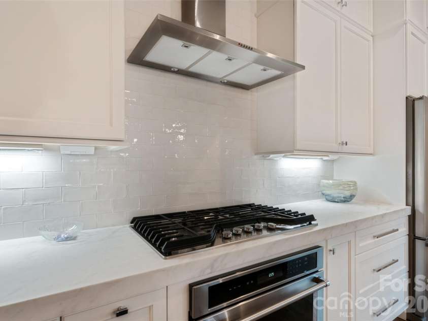 1708 Lombardy Circle, Charlotte, NC 28203.  MLS# CAR4365538, YatesRealty ID 18794. 