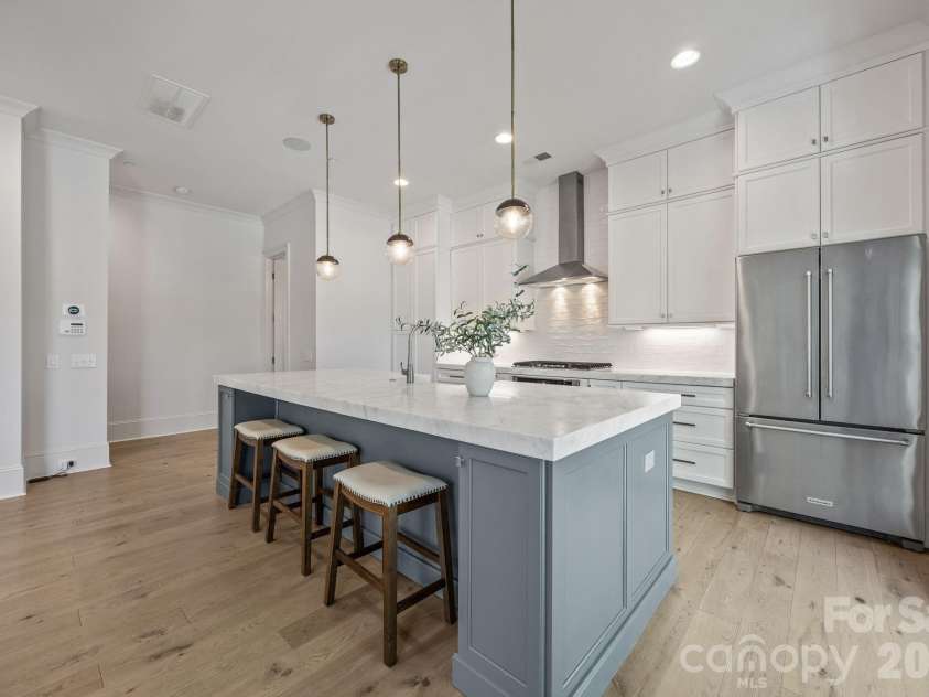 1708 Lombardy Circle, Charlotte, NC 28203.  MLS# CAR4365538, YatesRealty ID 18794. 