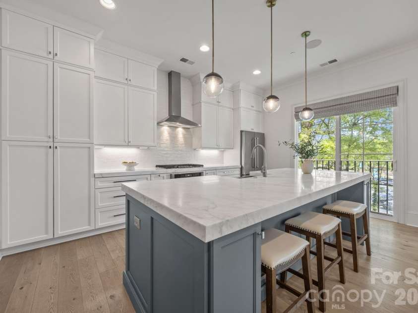 1708 Lombardy Circle, Charlotte, NC 28203.  MLS# CAR4365538, YatesRealty ID 18794. 