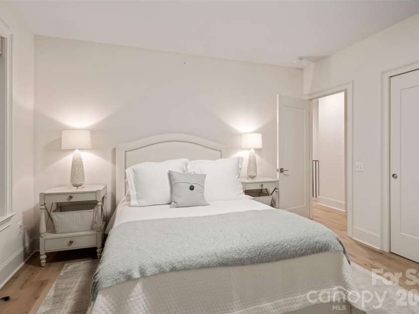 1708 Lombardy Circle, Charlotte, NC 28203.  MLS# CAR4365538, YatesRealty ID 18794. 