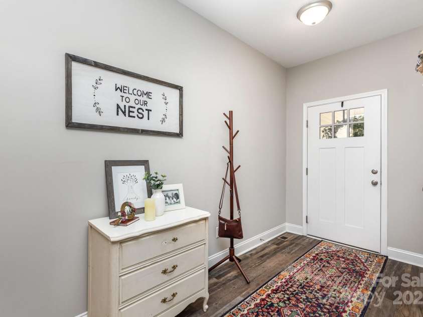 2402 Winfield Street, Kannapolis, NC 28083.  MLS# CAR4242359, YatesRealty ID 18794. 