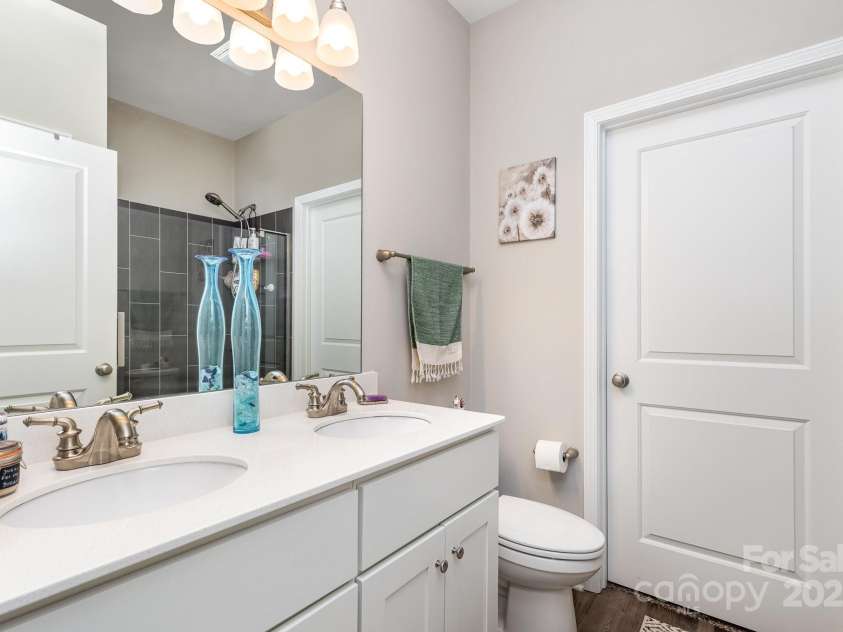 2402 Winfield Street, Kannapolis, NC 28083.  MLS# CAR4242359, YatesRealty ID 18794. 