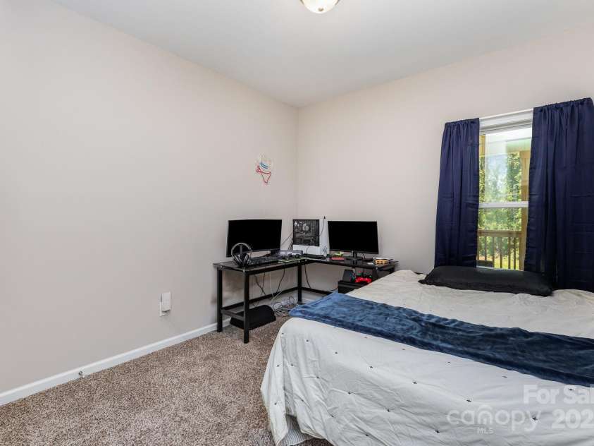 2402 Winfield Street, Kannapolis, NC 28083.  MLS# CAR4242359, YatesRealty ID 18794. 