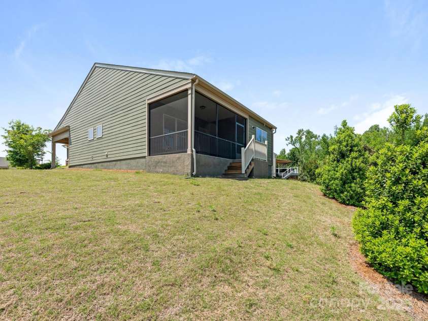 1026 Kirby Drive, Fort Mill, SC 29715.  MLS# CAR4251252, YatesRealty ID 18795. 