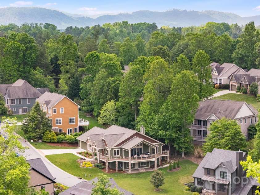 15 Ledgestone Drive, Fairview, NC 28730.  MLS# CAR4263238, YatesRealty ID 18796. 