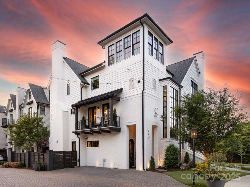 443 Beaumont Avenue, Charlotte, NC 28204.  MLS# CAR4249139, YatesRealty ID 18798. 