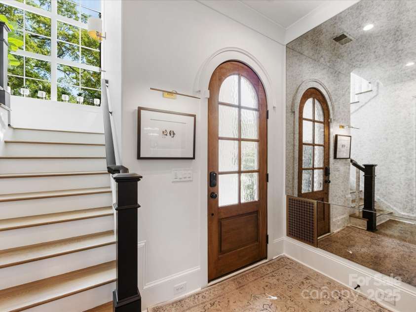 443 Beaumont Avenue, Charlotte, NC 28204.  MLS# CAR4249139, YatesRealty ID 18798. 