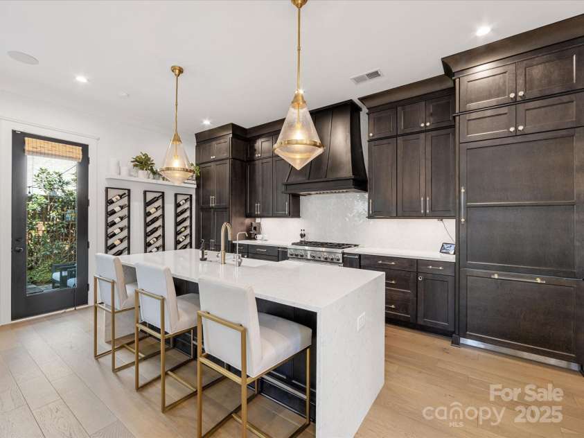 443 Beaumont Avenue, Charlotte, NC 28204.  MLS# CAR4249139, YatesRealty ID 18798. 