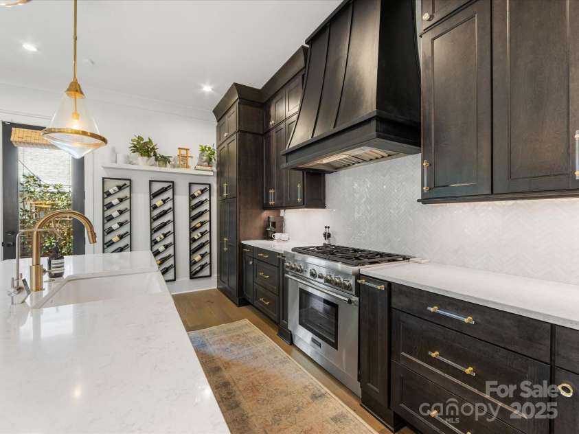 443 Beaumont Avenue, Charlotte, NC 28204.  MLS# CAR4249139, YatesRealty ID 18798. 