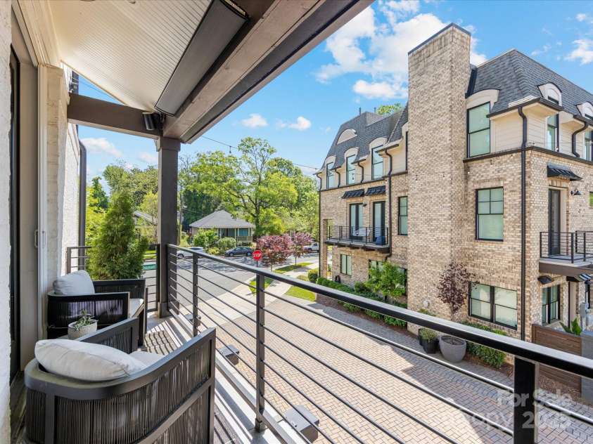 443 Beaumont Avenue, Charlotte, NC 28204.  MLS# CAR4249139, YatesRealty ID 18798. 