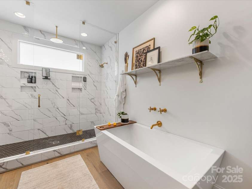 443 Beaumont Avenue, Charlotte, NC 28204.  MLS# CAR4249139, YatesRealty ID 18798. 