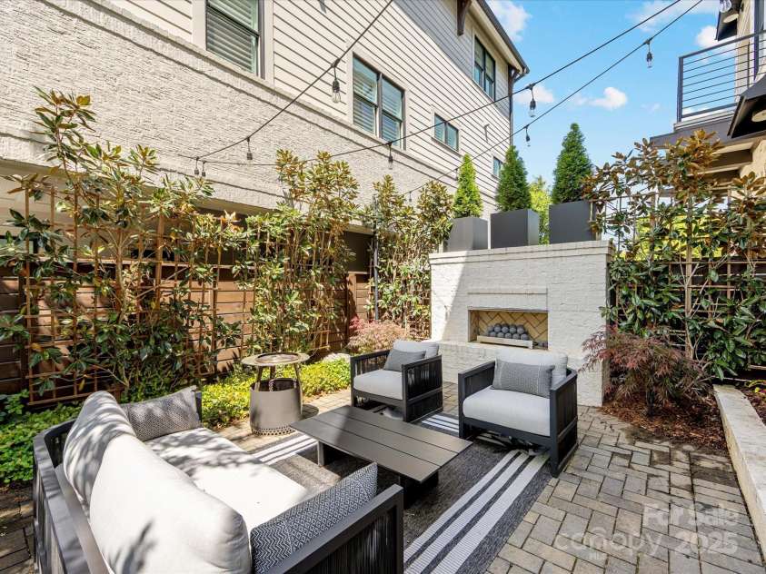 443 Beaumont Avenue, Charlotte, NC 28204.  MLS# CAR4249139, YatesRealty ID 18798. 