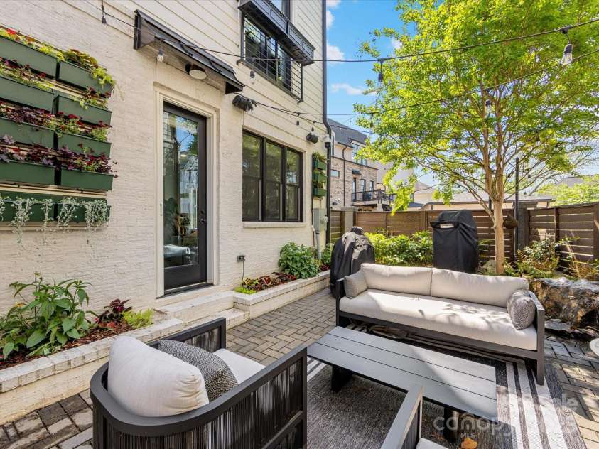 443 Beaumont Avenue, Charlotte, NC 28204.  MLS# CAR4249139, YatesRealty ID 18798. 