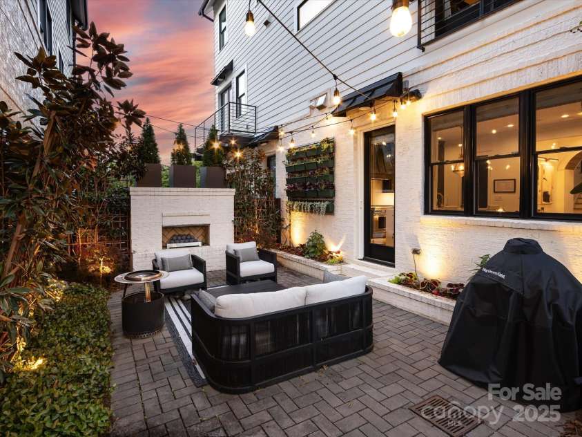 443 Beaumont Avenue, Charlotte, NC 28204.  MLS# CAR4249139, YatesRealty ID 18798. 