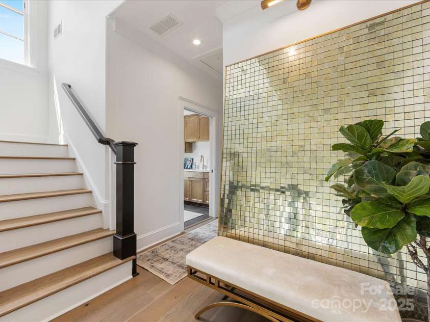 443 Beaumont Avenue, Charlotte, NC 28204.  MLS# CAR4249139, YatesRealty ID 18798. Third floor landing