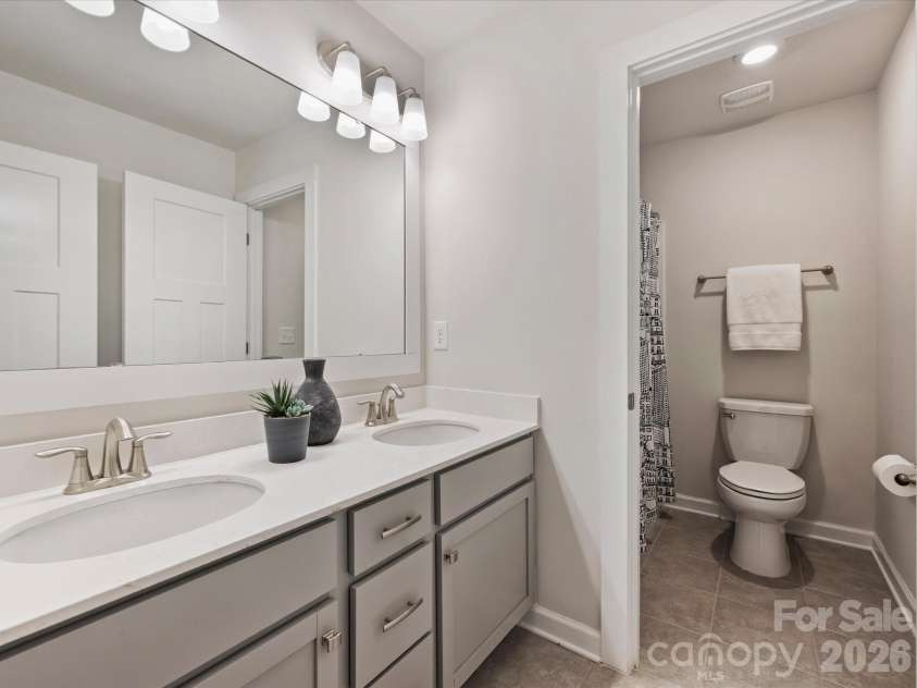 932 Claires Creek Lane, Davidson, NC 28036.  MLS# CAR4370452, YatesRealty ID 18798. Hall Full Bathroom 