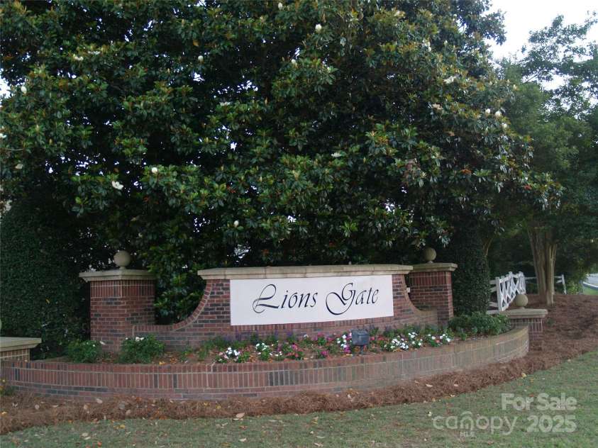 11107 Lions Mane Street, Charlotte, NC 28273.  MLS# CAR4263479, YatesRealty ID 18799. 