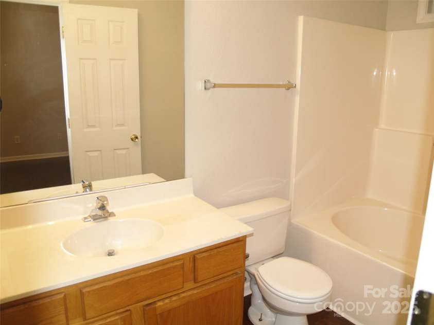 11107 Lions Mane Street, Charlotte, NC 28273.  MLS# CAR4263479, YatesRealty ID 18799. 