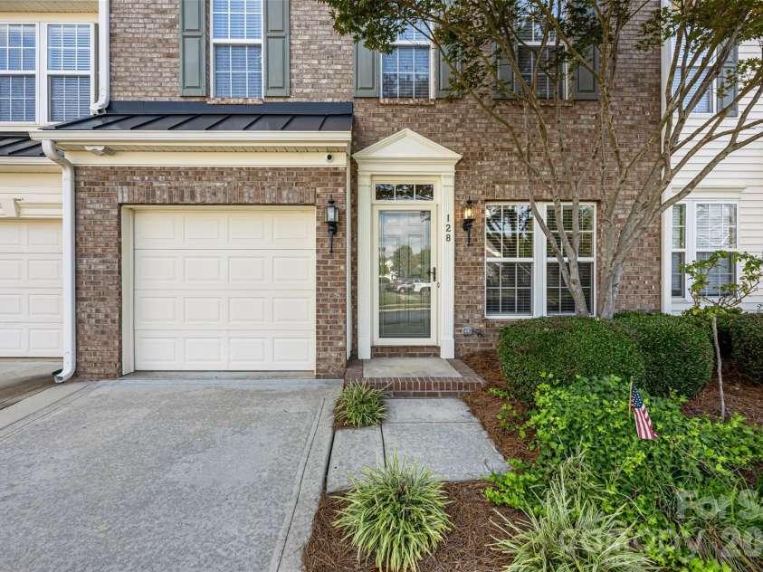 128 Autumn Falls Drive, Lake Wylie, SC 29710.  MLS# CAR4372598, YatesRealty ID 18799. 